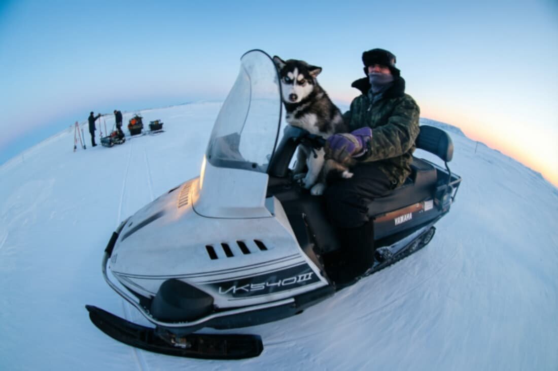   Сотрудники научной станции «Ледовая база Мыс Баранова»