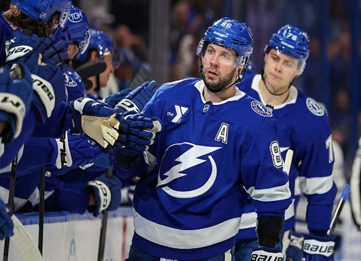     Тренер «Тампы» высказался о блеснувшем в матче с «Торонто» Кучерове