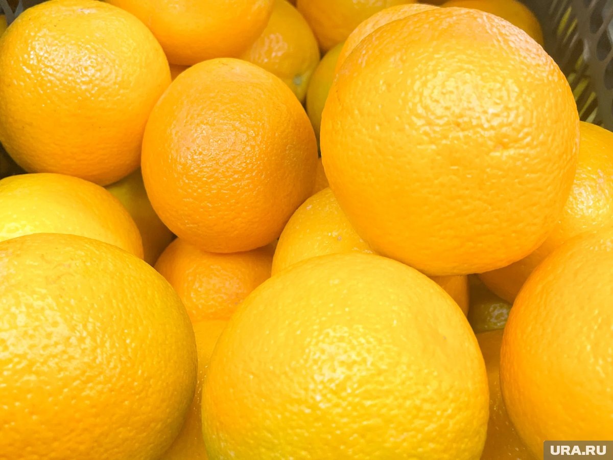     Апельсины из Египта очень сладкие и сочные