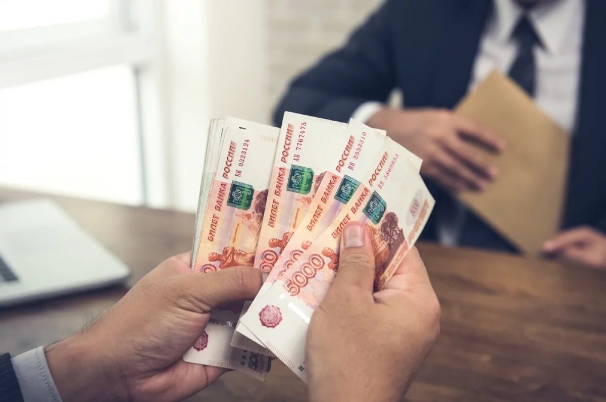    Нередко в погоне за заветным гектаром или выгодным расположением участка граждане и юридические лица идут на передачу незаконного вознаграждения.