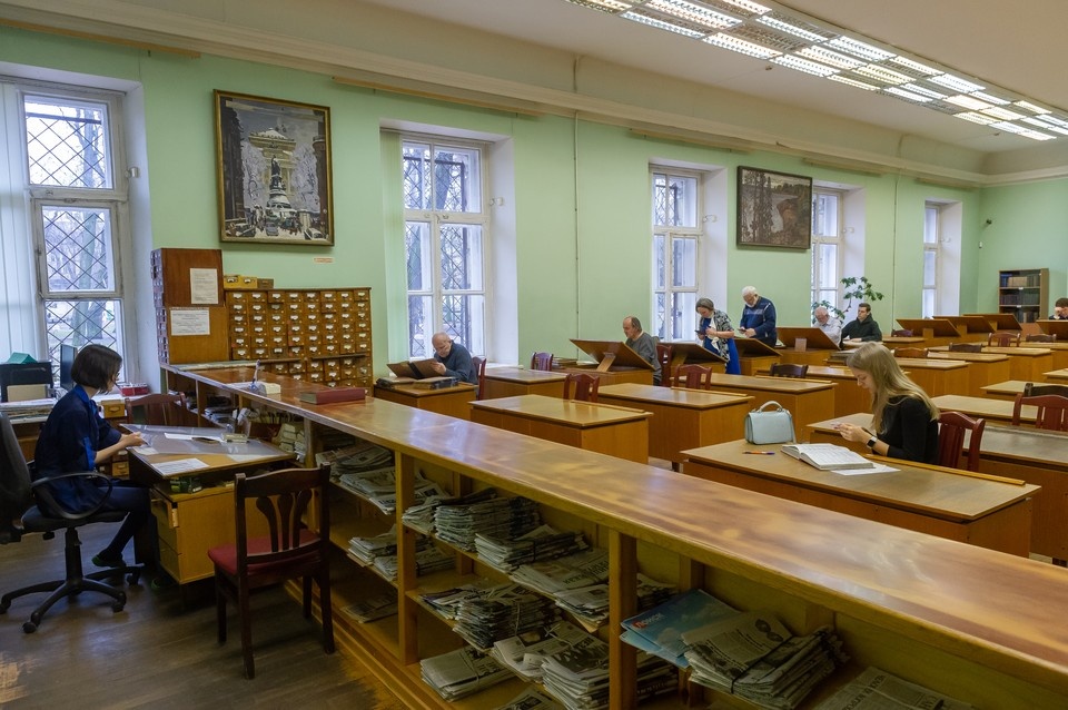    Сегодня в петербургских колледжах и училищах учатся 130 тысяч студентов. Олег ЗОЛОТО