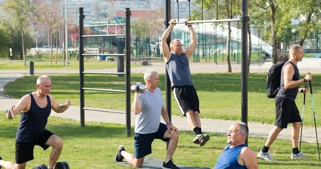 Комплекс тренировок для мужчин старше 40 лет