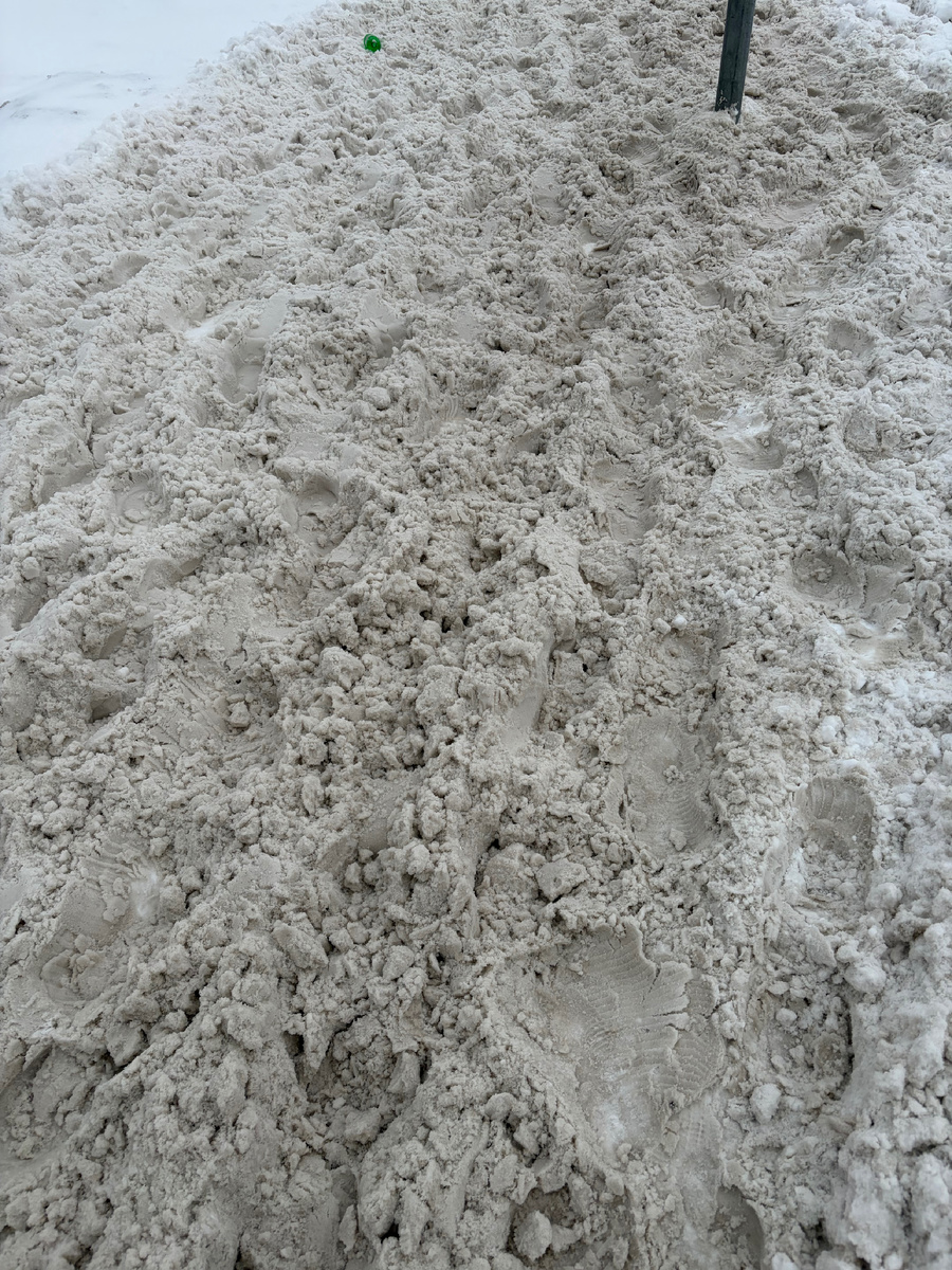 Вход в метро.