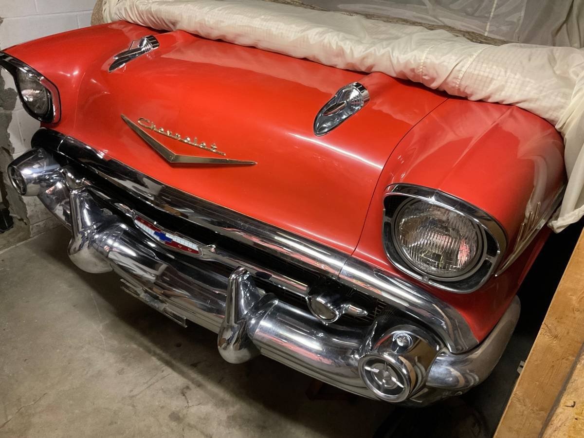    Все эти годы Chevrolet Bel Air хранился в сухом гараже под чехлом