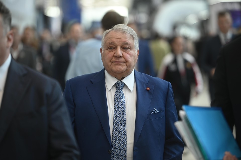    Ковальчук: РФ не имеет конкурентов в разработке атомной станции для базы на Луне Алексей БУЛАТОВ