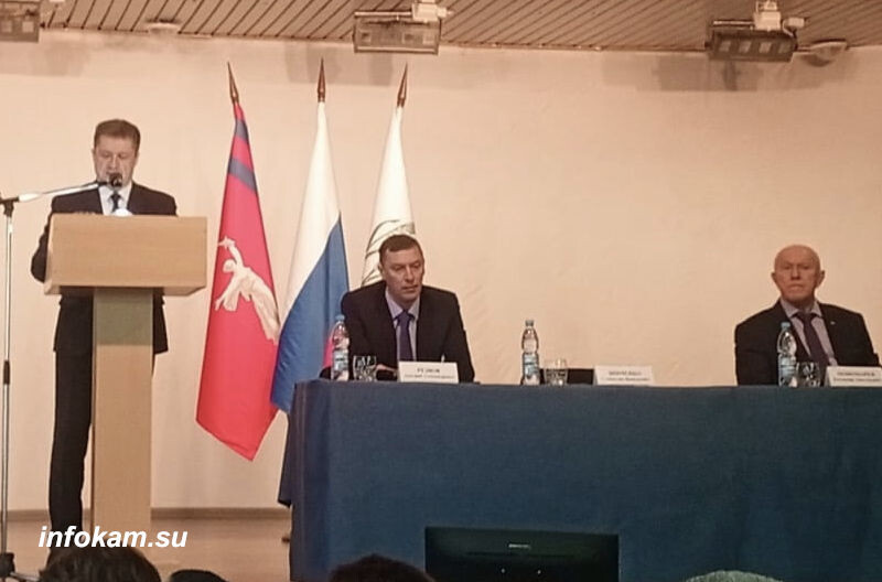    На отчете главы Камышина Станислава Зинченко