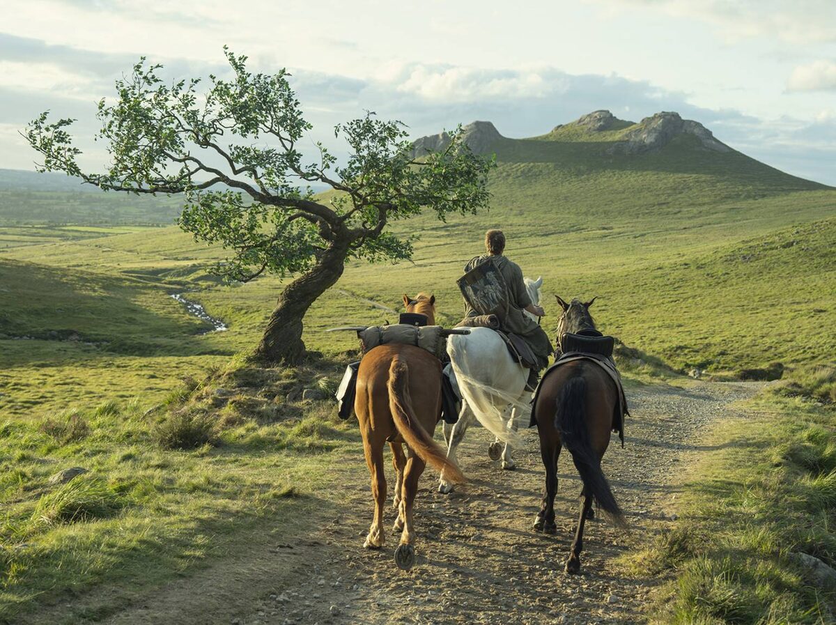 Премьера первого сезона началась 18 января 2026 года; кадр: сериал «Рыцарь Семи Королевств» / Fevre River Packet Co. / HBO Entertainment / Warner Bros. Discovery