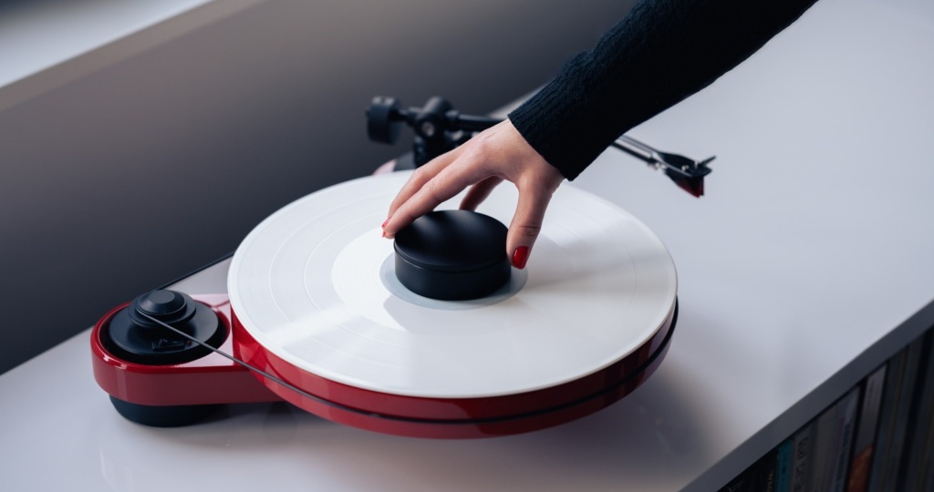 Прижимы для пластинок: что это и зачем они нужны