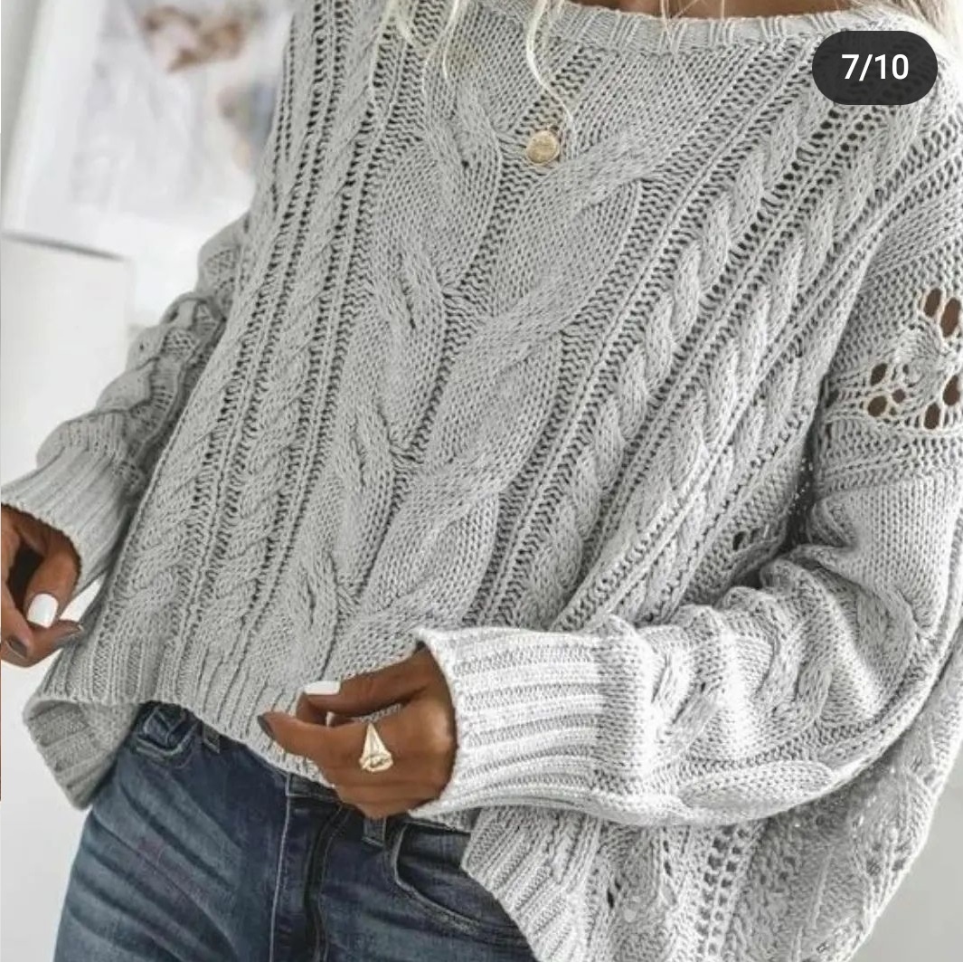 Понравилась мне вот такая модель. Описания не было, подбирала узоры сама. Но центральный узор решила изменить