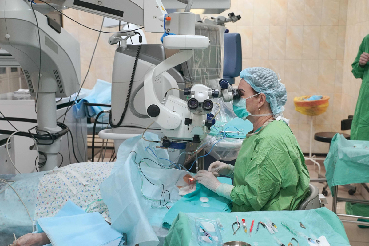 Фото: НИИОЗММ. Использование современных методик в офтальмологии помогает сохранить зрение и повысить качество жизни
