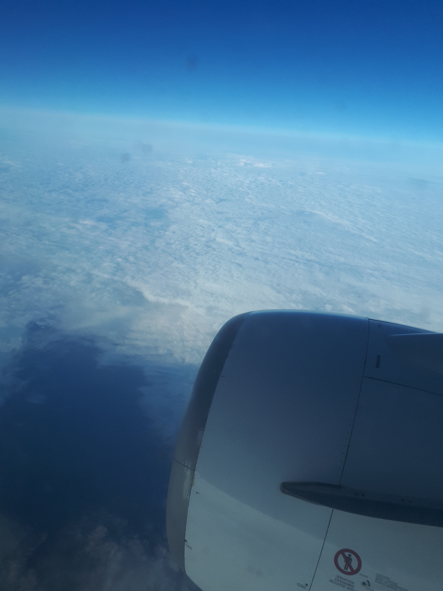 Где-то над территорией континентального Китая...