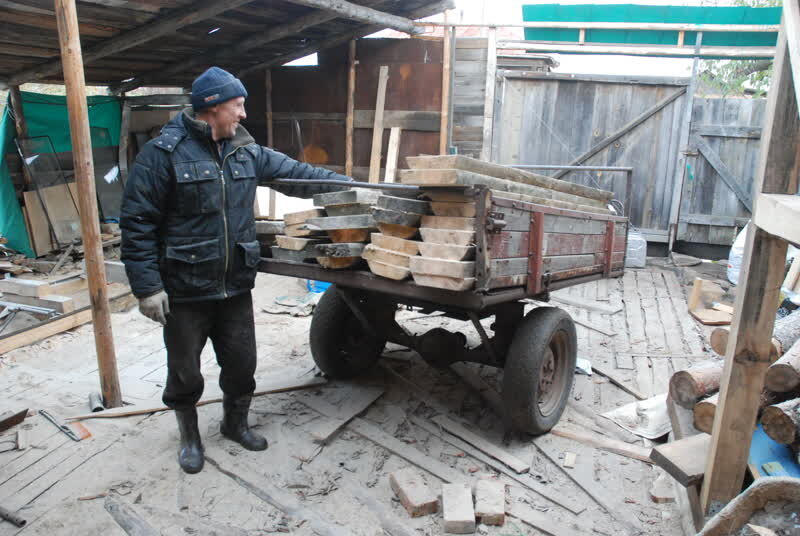 Напилил соседу досок