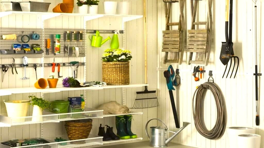 Организация пространства в марте: где хранить инвентарь и как подготовить грядки к сезону