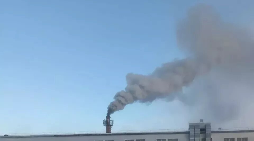    Дымящая труба. Источник: "Бийск 22"