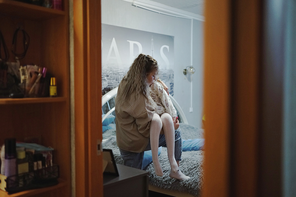 Мама во всем помогает Варе, которая не может самостоятельно передвигаться
Фото: Дарья Крыл для ТД