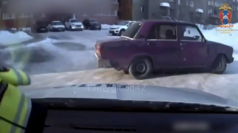    В Кемерове подросток устроил погоню в попытке скрыться от автоинспекторов. Фото: УГИБДД ГУ МВД России по Кемеровской области.