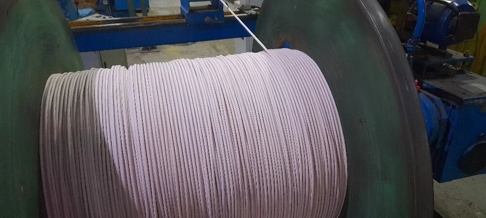    Работы проводились на кабеле КГТП до 1 кВ, с отработкой режимов на разных сечениях и толщинах изоляции. Источник фото: официальная группа «МК-Полимер» в VK.