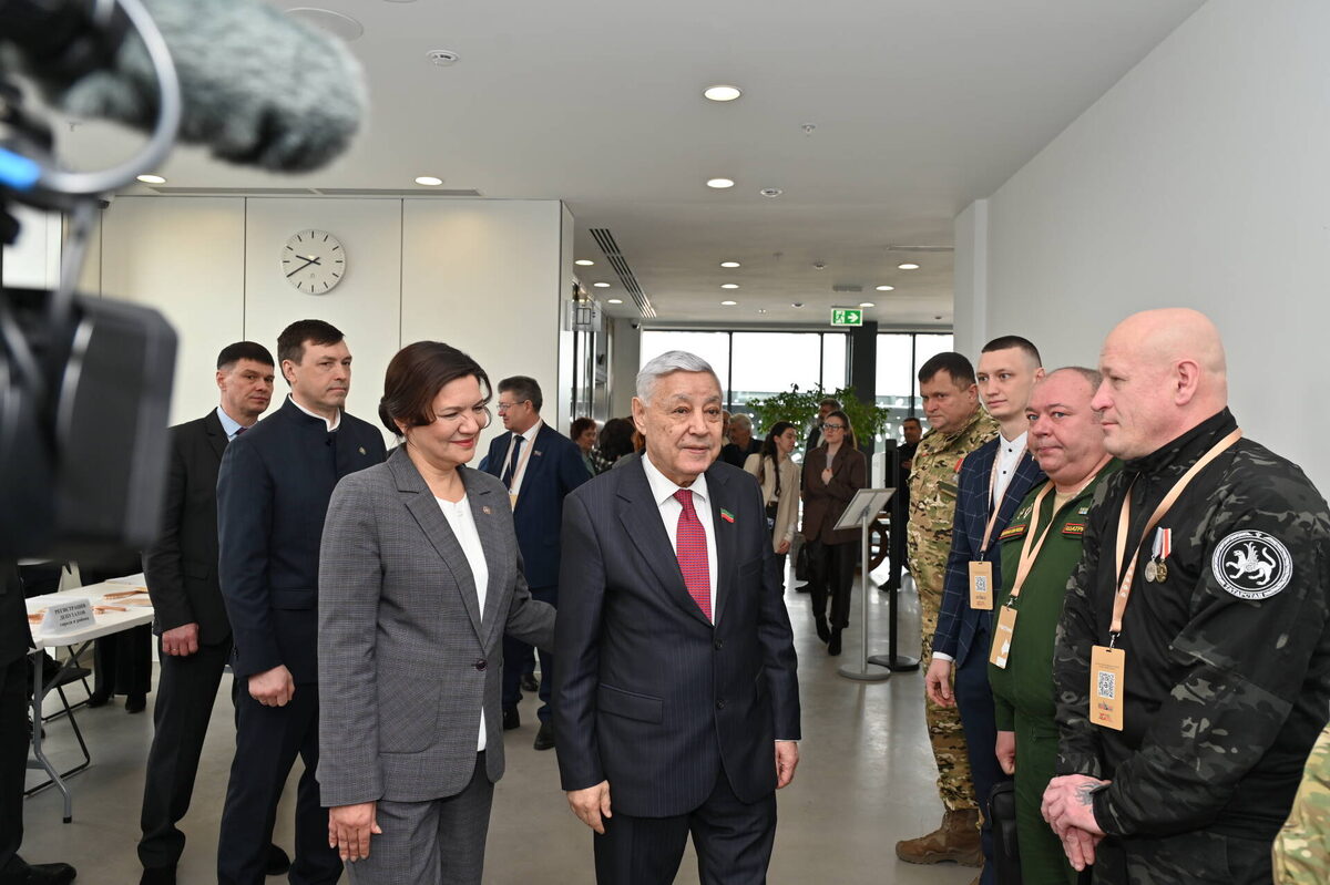 Перед началом сессии Фарид Мухаметшин встретился с ветеранами и почетными гражданами Альметьевского районаФото: gossov.tatarstan.ru