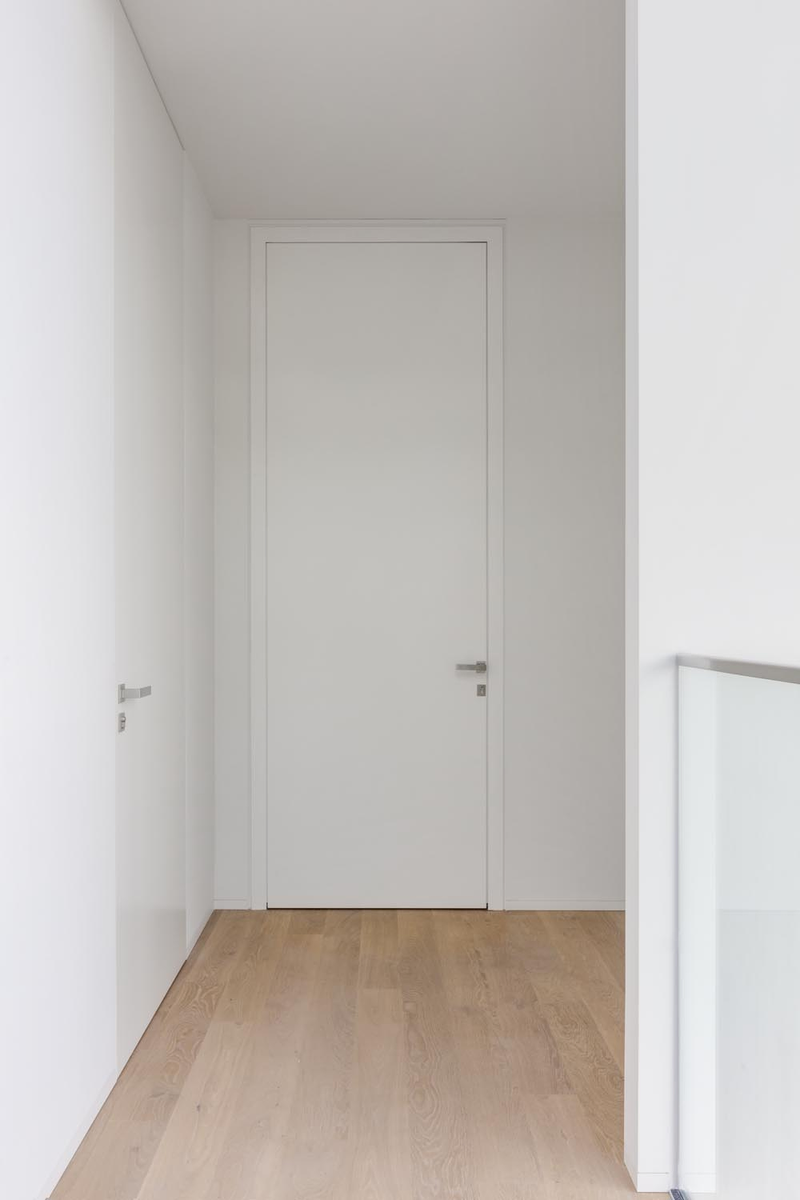 Двери с наличниками