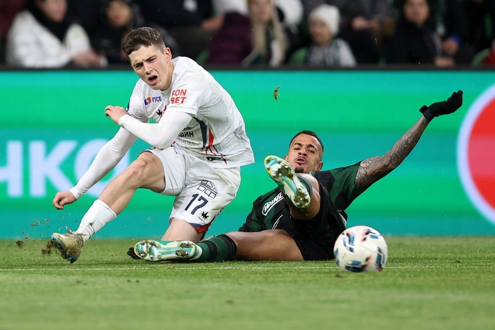    Многие матчи чемпионата России проходят в равной борьбе. Фавориты порой могут потерять очки на ровном месте. / РИА Новости