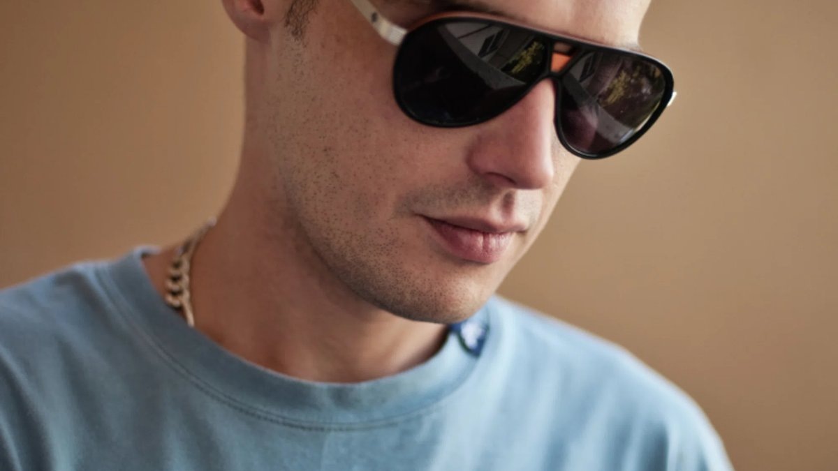     Гуф (Guf) — российский рэп-исполнитель, автор текстов, настоящее имя — Алексей Долматов