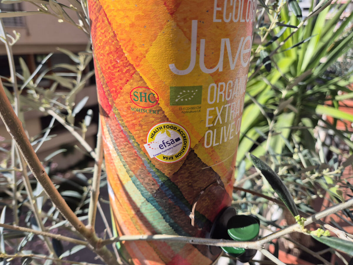 Foto логотипа EFSA подтверждающего полезность продукта для здоровья. 