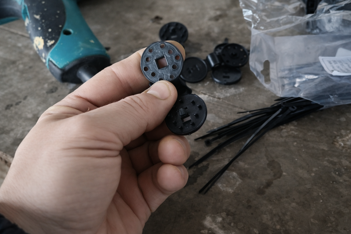 Крепления для сетки