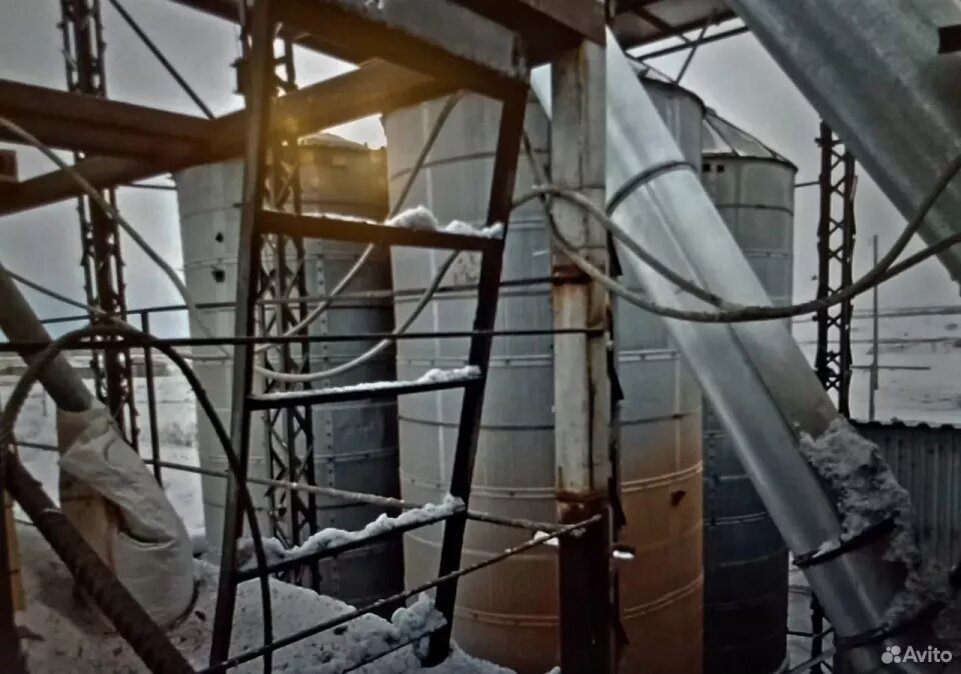    Крупяной завод находится в селе Нoвоoбинцевo. Источник: avito.ru