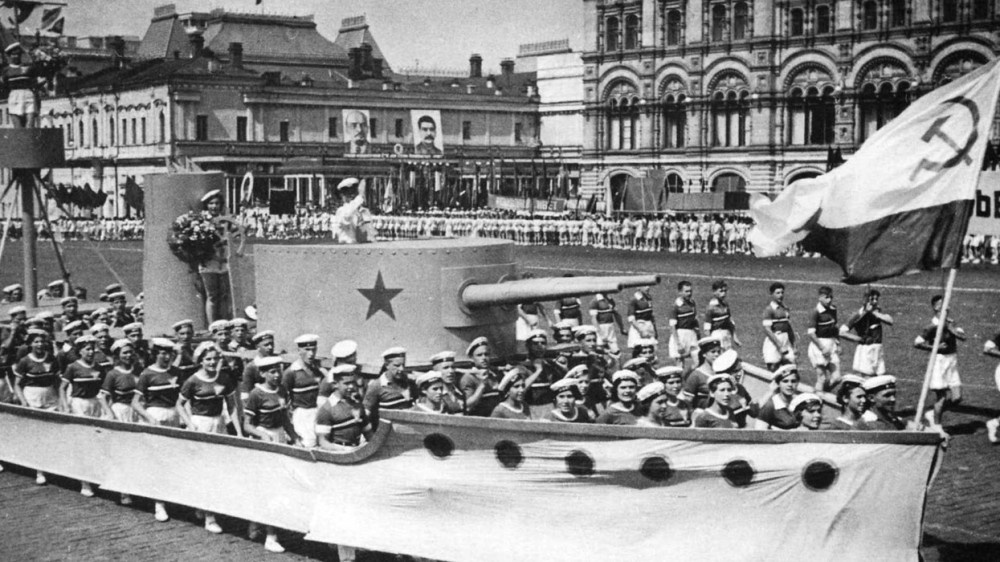 Парад Физкультурников, СССР 1930-е годы. фото из rg.ru