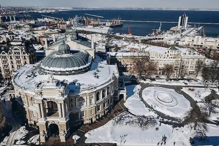 Обложка © Shutterstock / FOTODOM / Hrecheniuk Oleksii