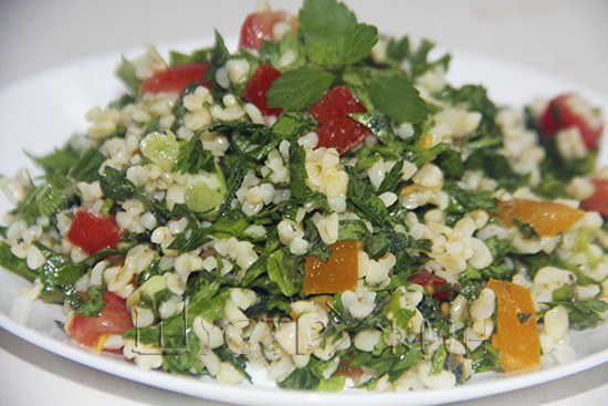 Салат с булгуром.