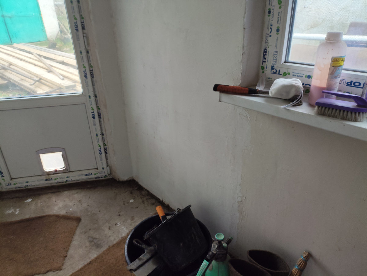 До окна с этой стороны