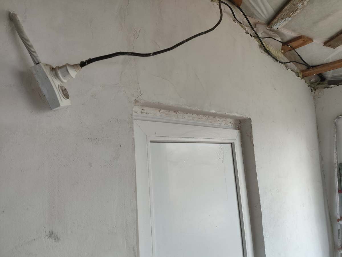 Почти до конца двери с этой стороны