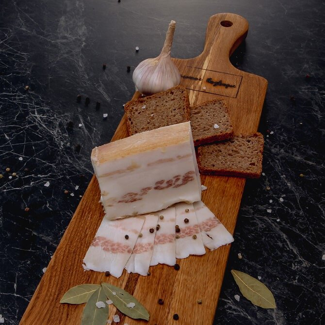 Сало соленое, семейная ферма "Гжельское подворье"