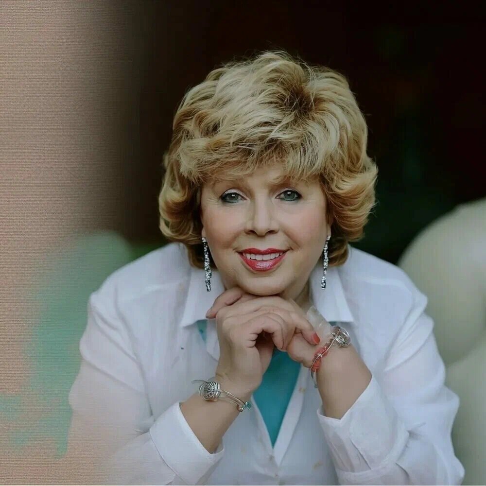 Лариса Алексеевна Рубальская — советская и российская поэтесса, автор текстов песен, переводчица. Член Союза писателей Москвы