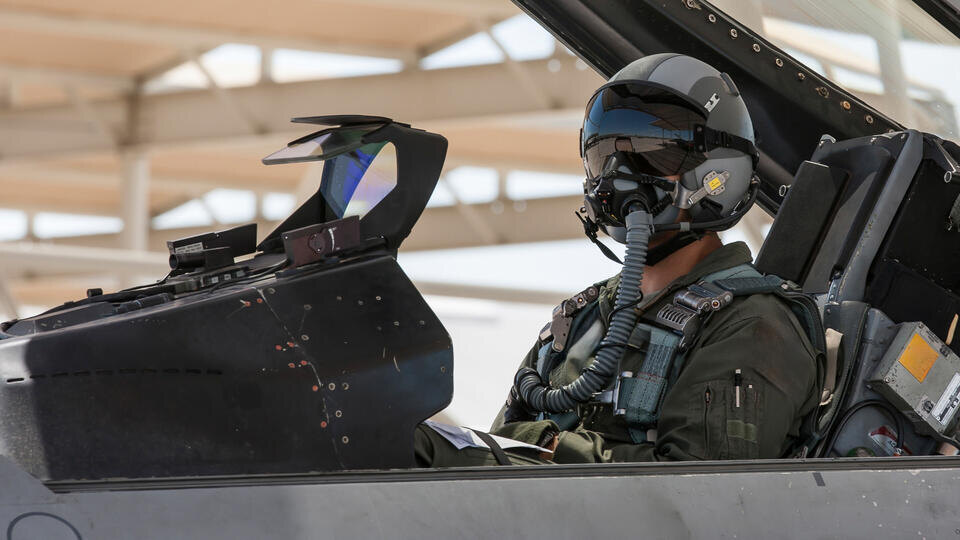     FT: американского пилота арестовали за обучение китайских летчиков Erik Roelofs/ТАSS