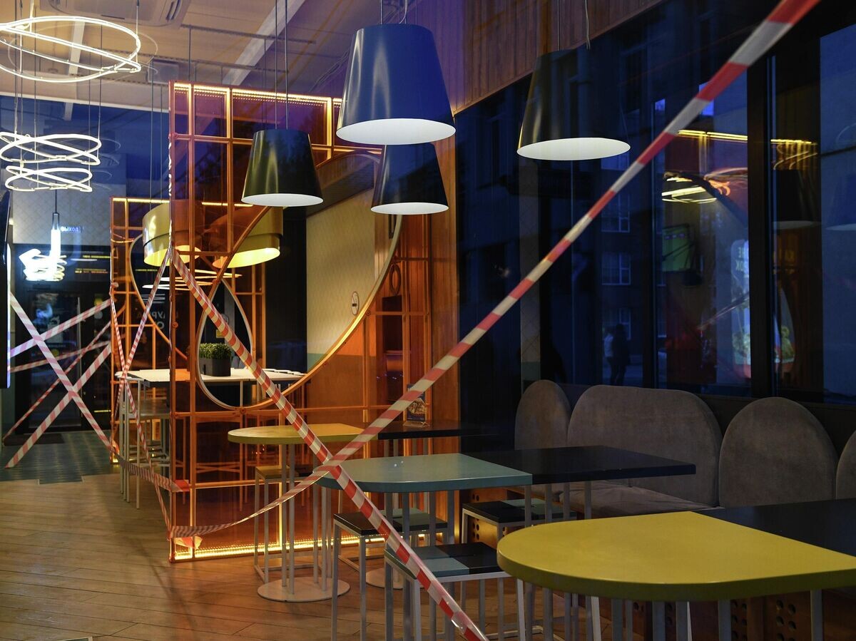    Закрытое кафе | © РИА Новости / Александр Кряжев