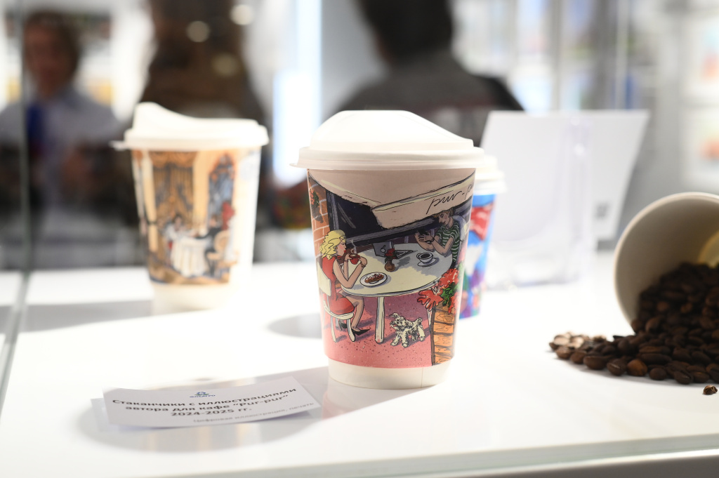 Эти кофейные стаканчики – одна из самых любимых работ Елены, по ее собственному признанию.
Фото: Анастасия Ташева