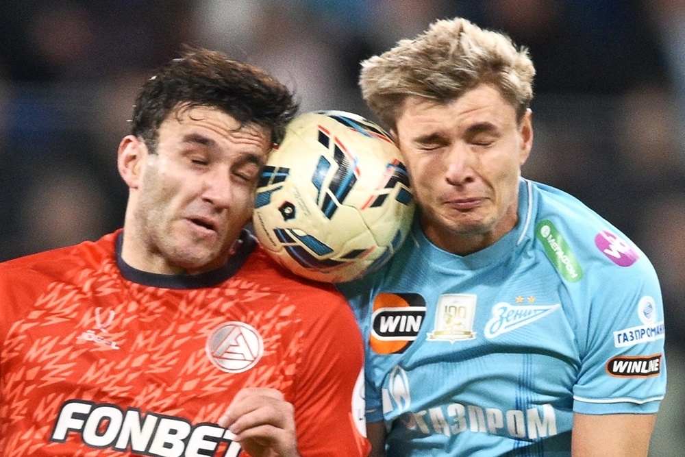    Почти в каждой игре Премьер-лиги идет нешуточная борьба. Грандам приходится непросто, даже против середняков. / РИА Новости