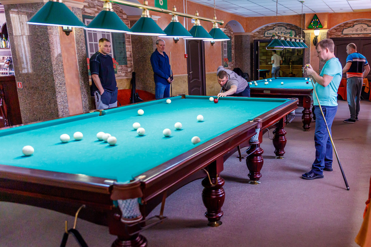    На Синарском трубном заводе прошёл турнир по бильярду ко Дню защитника Отечества