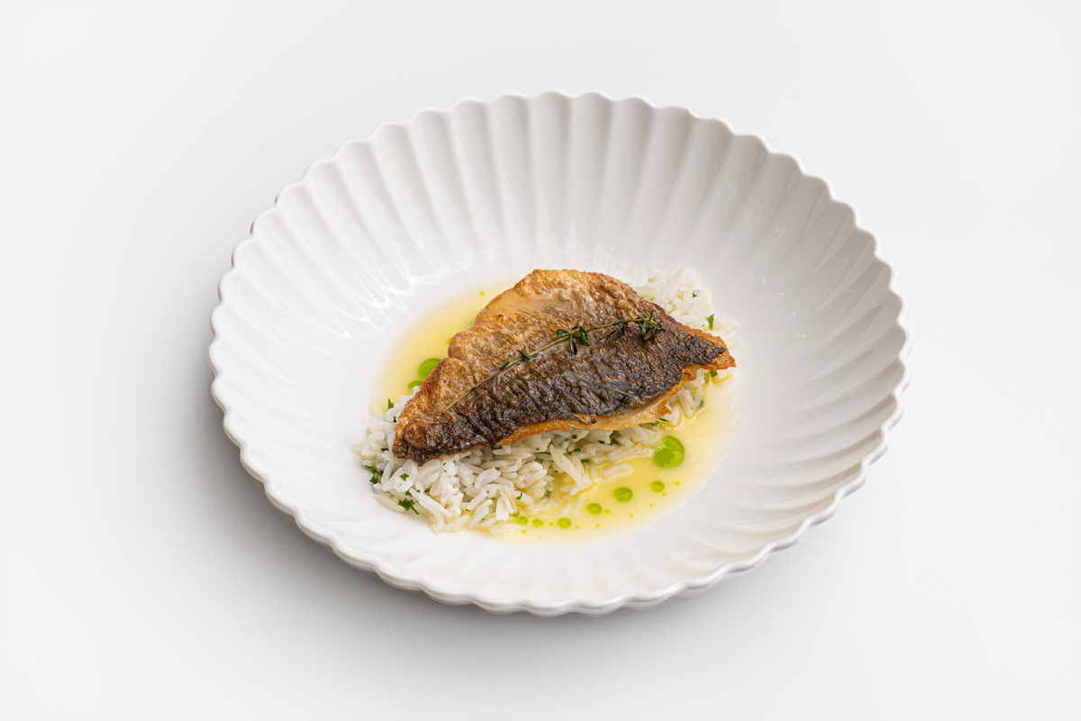 Дорадо с рисом басмати, мятой и лимоном в 