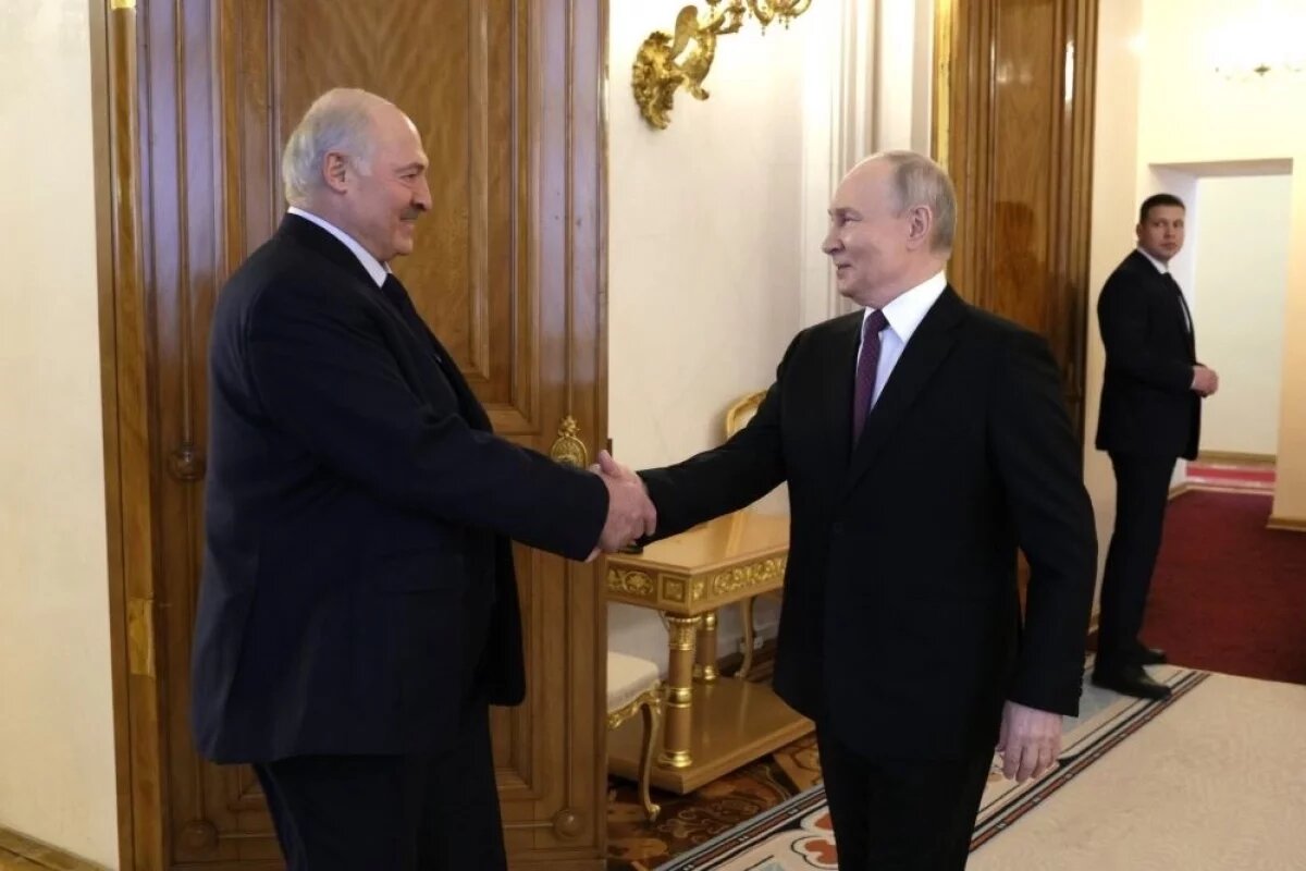    Владимир Путин и Александр Лукашенко обсудили совместное противостояние новым угрозам.