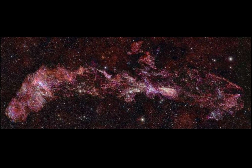    ALMA(ESO/NAOJ/NRAO)/S.Longmore et al