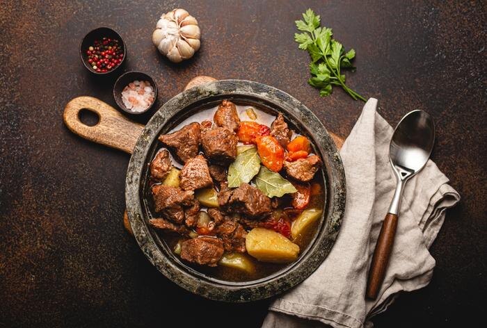 Обложка © Shutterstock / FOTODOM / Elena Eryomenko