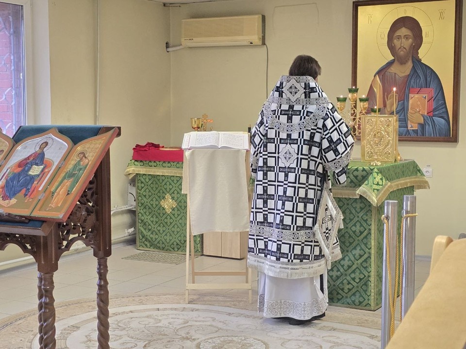    Епископ Петр провел богослужение