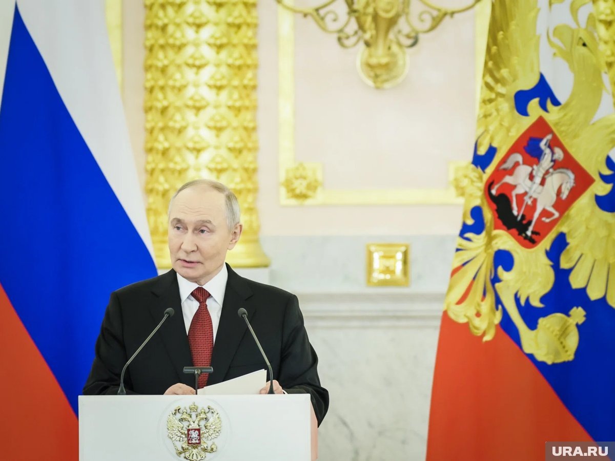     Путин поручил правительству следить за ценообразованием в фармакологии