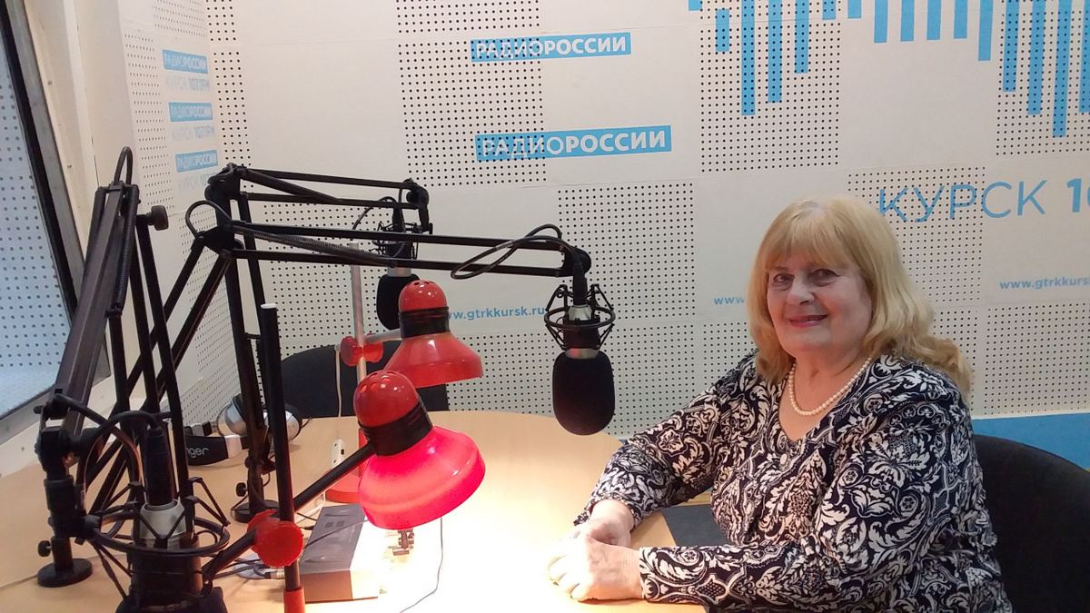    Лилия Балахнина — Песня жить помогает