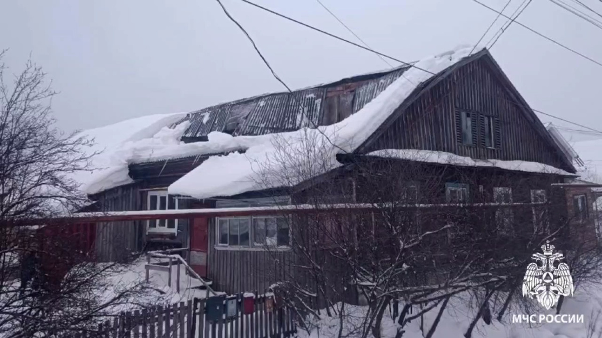    Крыша рухнула от снега Удмуртия