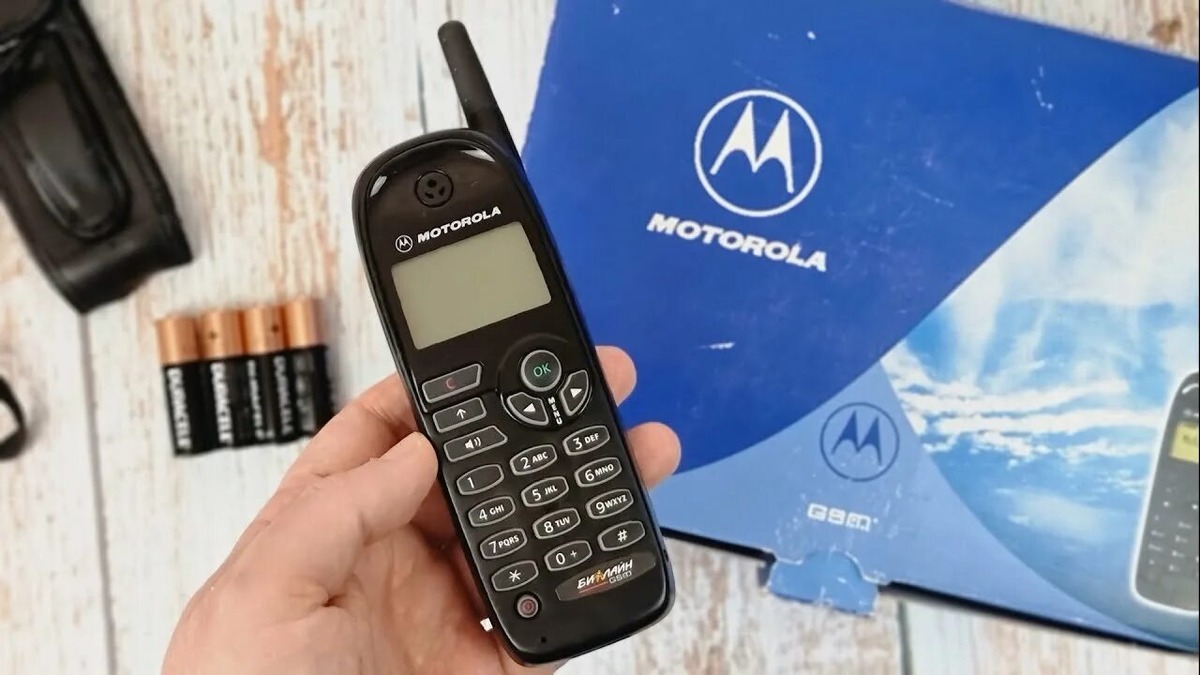 Взято с интернета. Motorola m3788.