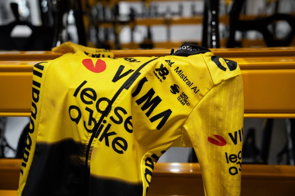    Майка команды Visma | Lease a Bike